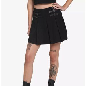 Black Double Buckle Pleated Skirt